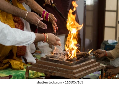 Book a Top-Rated Panditji for Your Havan in Kanpur Now!